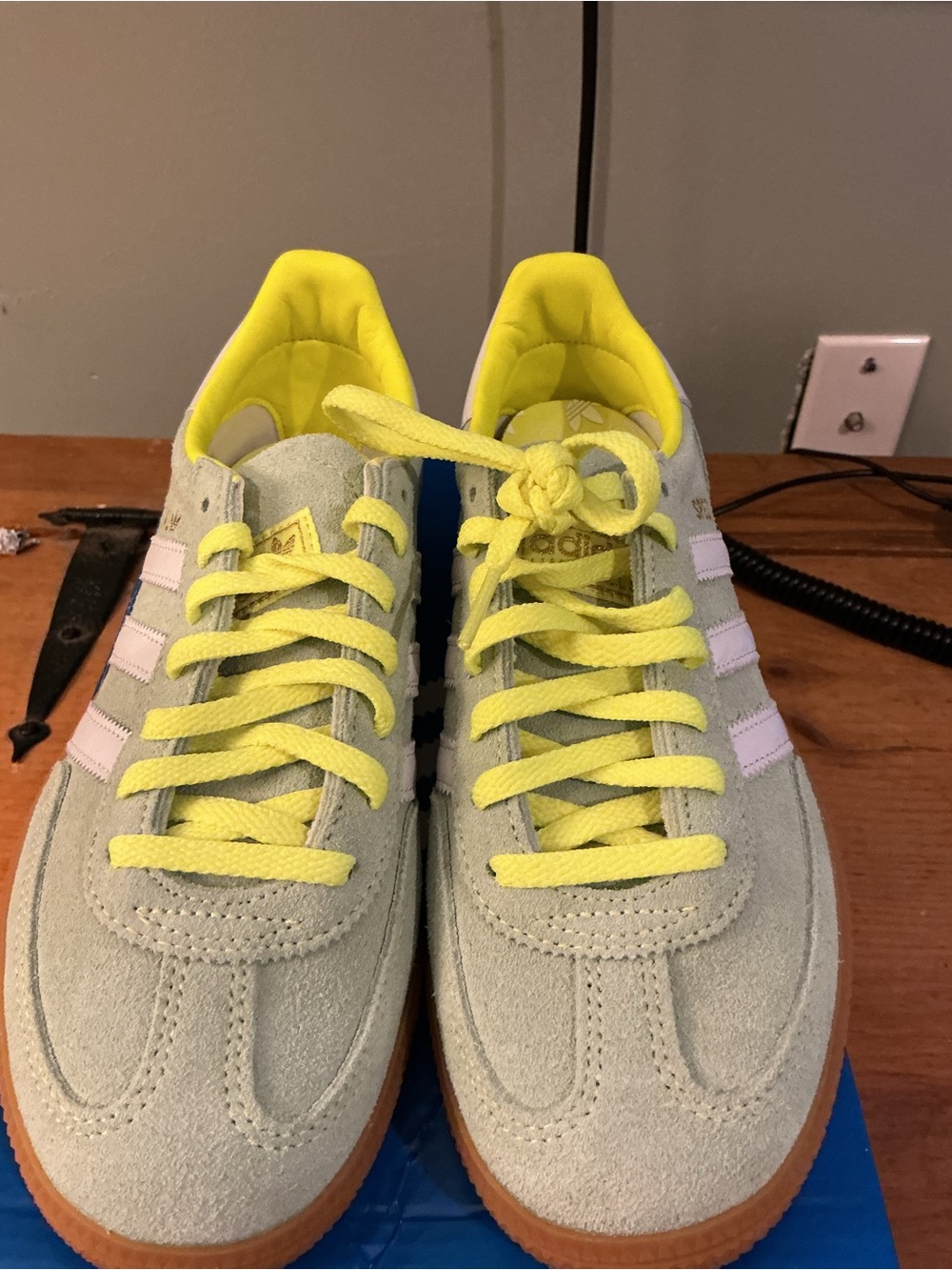 adidas Spezial JI2655 women’s 6 Suede in Light Green with Yellow Accents